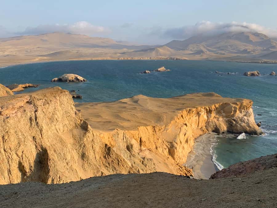 TREKKING GOLDEN SHADOWS - Deeper Into Paracas: Guided Walking, Hiking, and Wildlife Viewing (100 Minutes)