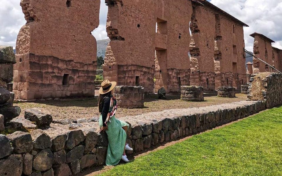 TRIP FROM PUNO TO CUSCO WITH THE ROUTE OF THE SUN - Getting into Cusco: private station and transfer to your hotel