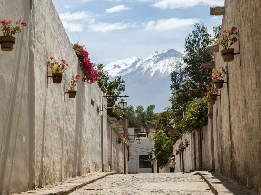 Walking tour in the Historic Center of Arequipa - Optional entries: Santa Catalina Convent and the Juanita mummy
