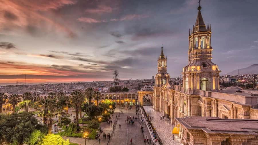 Walking tour through the Historic Center of Arequipa - Entering the Historic Center From Arequipa’s Main Square