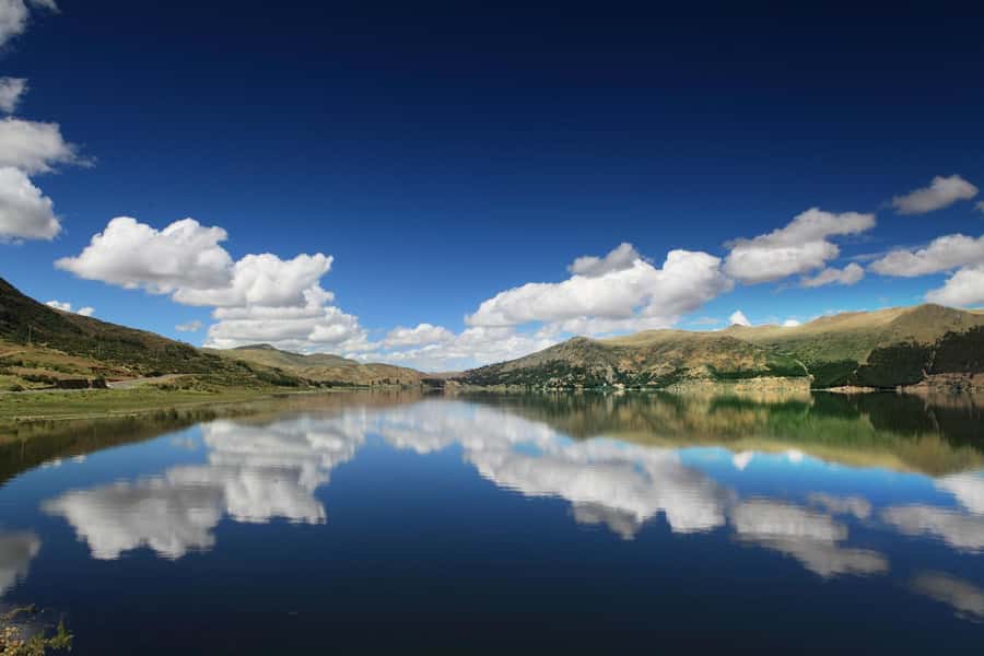 "Waqra Pucara, The Majestic Fortress Revealing Secrets of the Andes". - Breakfast, Pomacanchi Lagoon, and the Road to Pitumarca